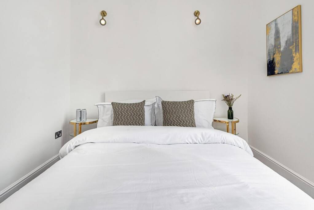 Lady On The Lane- 2 Bed Primrose Hill Londres